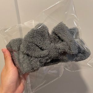 BASIC LIVING Microfiber Spa Makeup Headband Coral Fleece Bow-Cozy Gra